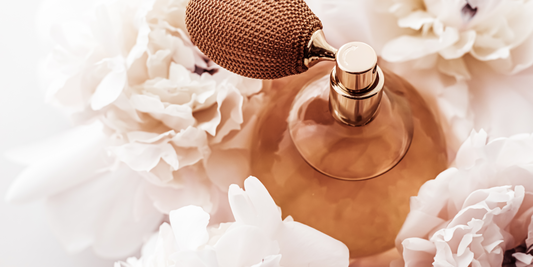 TOP 10 FLORAL NOTES IN CANDLES & PERFUMES