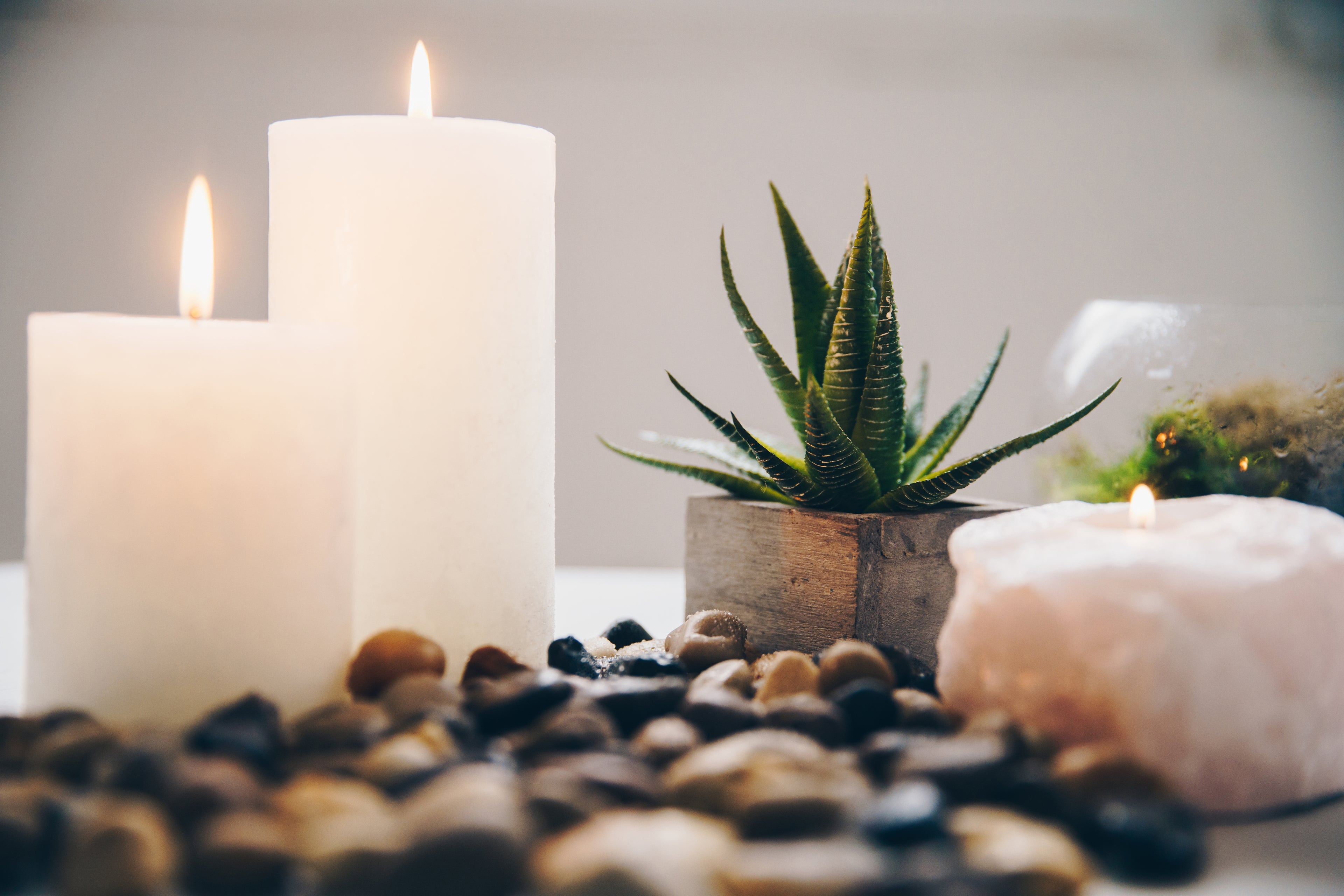 candles-and-bathroom-decor